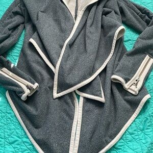 Lululemon Stylish Gray Women's Jacket with White Trim